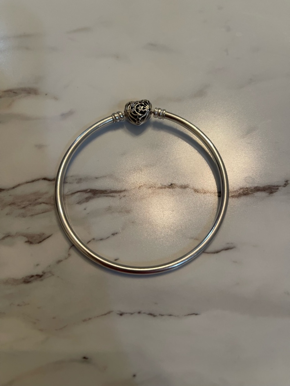 💯% Authentic Pandora Celestial Heart Clasp Bangle size 19cm (Large)